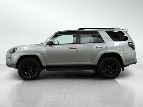 Used 2024 Toyota 4Runner TRD Off-Road Premium image 2