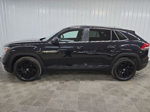 Used 2023 Volkswagen Atlas Cross Sport SE w/ Black Wheel Package FWD image 5