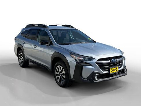Used 2024 Subaru Outback Premium image 7