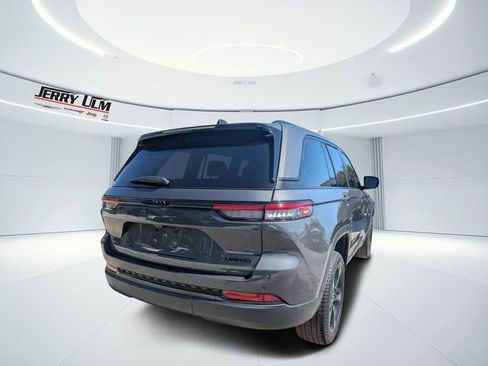 New 2025 Jeep Grand Cherokee Limited w/ Black Appearance Package image 3