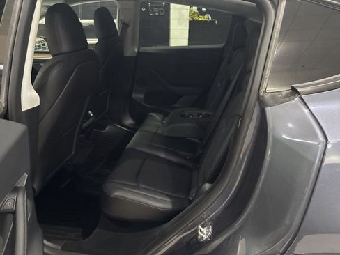 Used 2023 Tesla Model Y Performance image 25