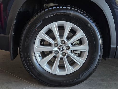 Certified 2024 Toyota Grand Highlander XLE image 5