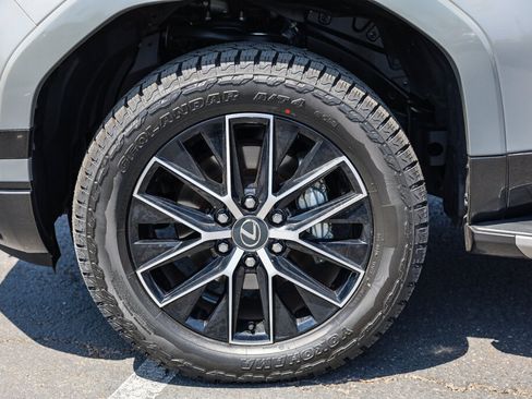 Used 2024 Lexus GX 550 AWD/4WD image 34