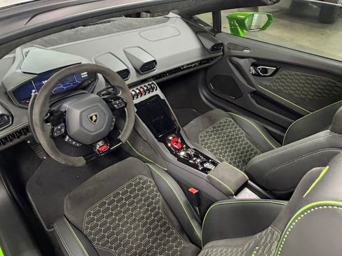 Used 2024 Lamborghini Huracan EVO AWD/4WD image 7
