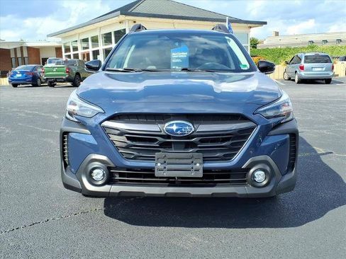 Used 2025 Subaru Outback Premium image 2