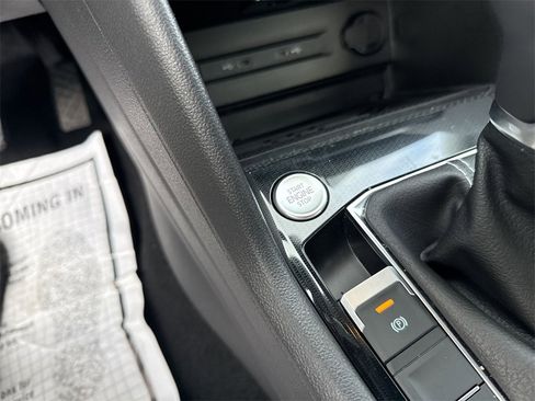 New 2025 Volkswagen Taos SE image 29