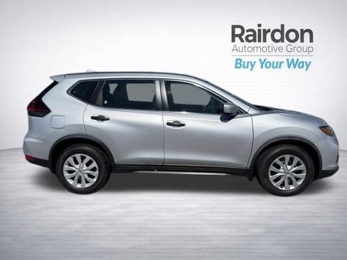 Used 2018 Nissan Rogue S FWD image 8