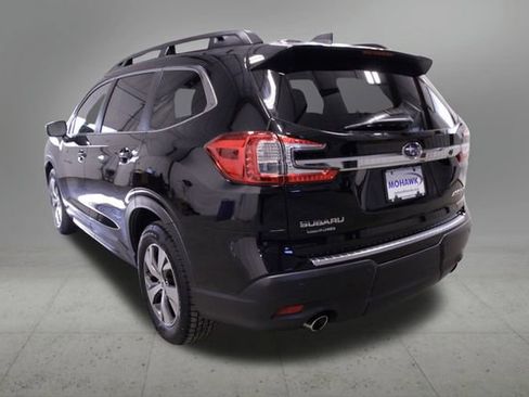 Used 2023 Subaru Ascent Premium w/ Convenience Package image 3
