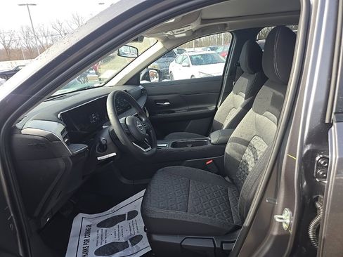 New 2026 Nissan Kicks SV image 9