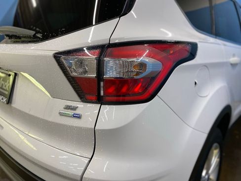 Used 2018 Ford Escape SE image 12