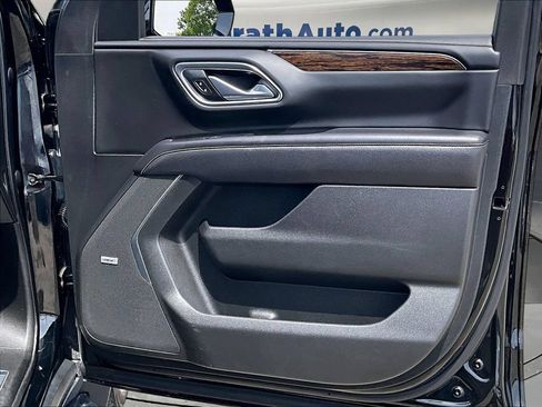 Used 2021 Chevrolet Tahoe Premier w/ Premium Package AWD/4WD image 32