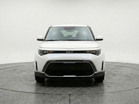 Used 2025 Kia Soul LX w/ LX Technology Package FWD image 2