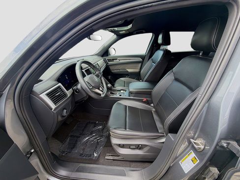 Used 2022 Volkswagen Atlas Cross Sport SE image 18