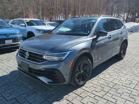 Used 2023 Volkswagen Tiguan SE R-Line image 7