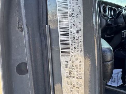 Used 2020 Jeep Wrangler Sport image 26