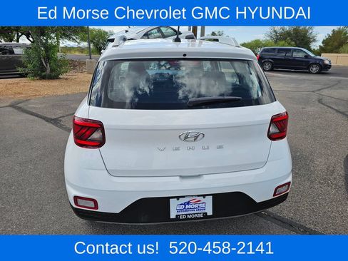 Used 2023 Hyundai Venue SEL w/ Cargo Package FWD image 5