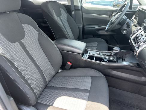Used 2023 Kia Sorento LX FWD image 13