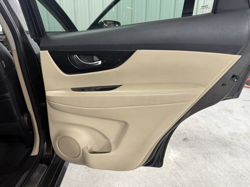 Used 2017 Nissan Rogue SL w/ SL Premium Package image 10