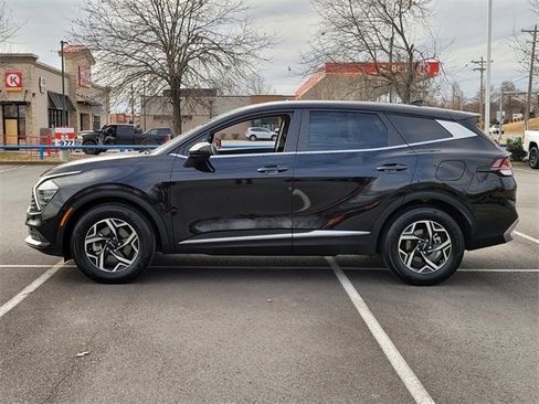 Used 2025 Kia Sportage LX image 2