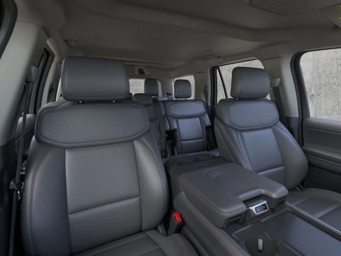 New 2026 Ford Expedition Active image 10