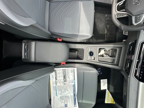 New 2026 Volkswagen Tiguan SE R-Line AWD/4WD image 25