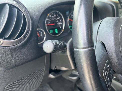 Used 2018 Jeep Wrangler Sport AWD/4WD image 13