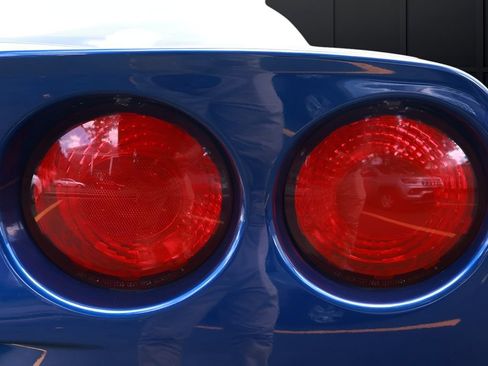 Used 2006 Chevrolet Corvette Coupe w/ Preferred Equipment Group RWD image 34