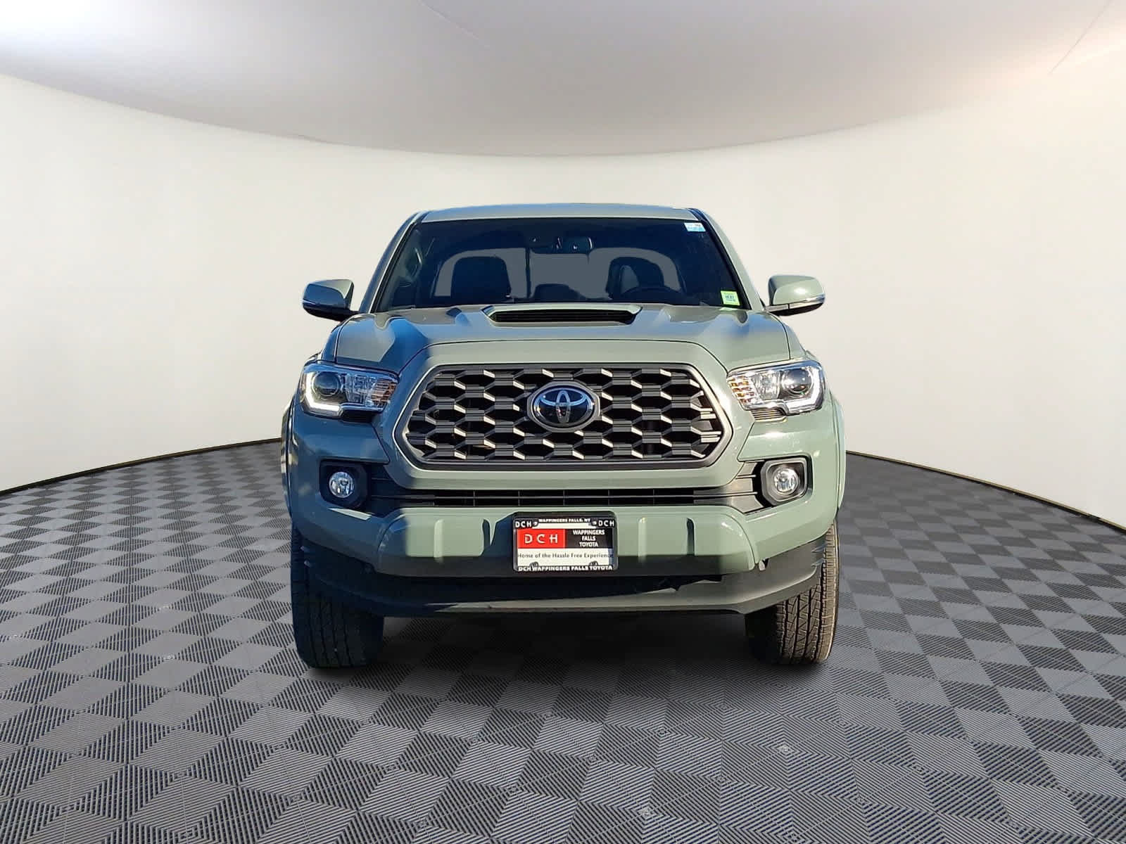 Used 2022 Toyota Tacoma TRD Sport AWD/4WD image 3