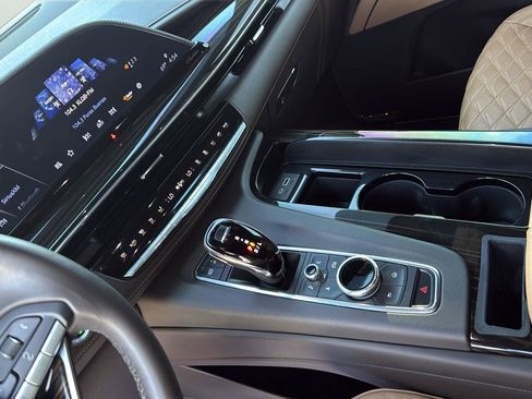 Used 2024 Cadillac Escalade ESV Sport w/ LPO, ONYX Package image 21