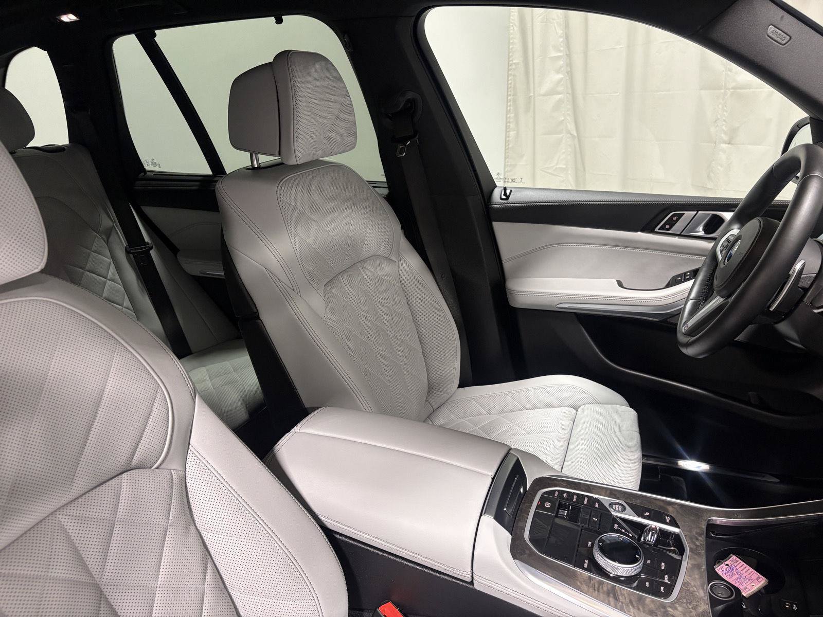 Used 2025 BMW X5 xDrive40i w/ Executive Package AWD/4WD image 33