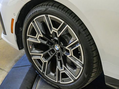Used 2026 BMW 530i w/ M Sport Package RWD image 10