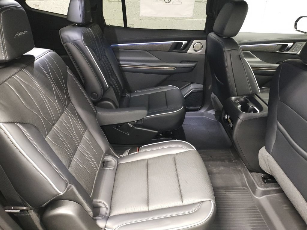 New 2026 Buick Enclave Avenir AWD/4WD image 11