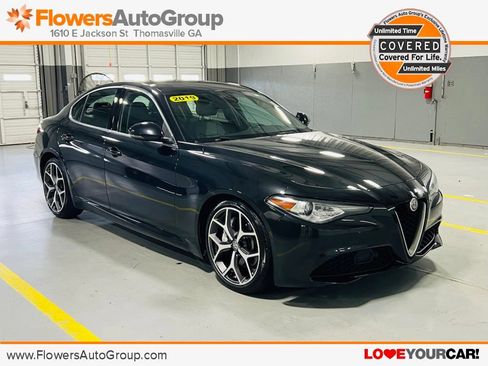 Used 2019 Alfa Romeo Giulia Ti RWD image 1