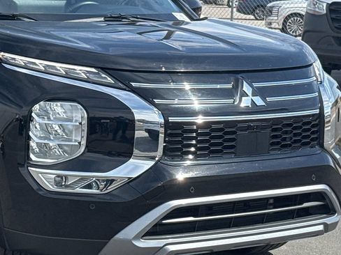 Used 2025 Mitsubishi Outlander SE AWD/4WD image 7