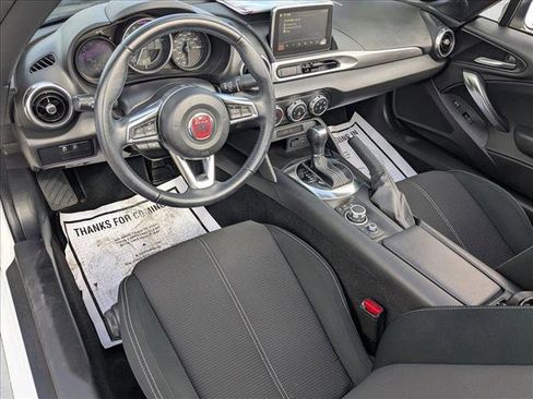 Used 2020 FIAT 124 Spider Classica w/ Technology Group image 10