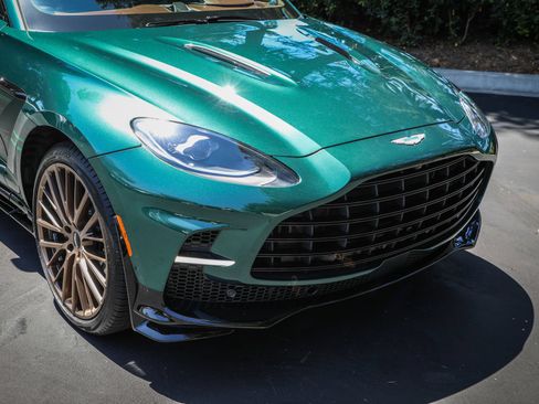 Used 2025 Aston Martin DBX 707 AWD/4WD image 9