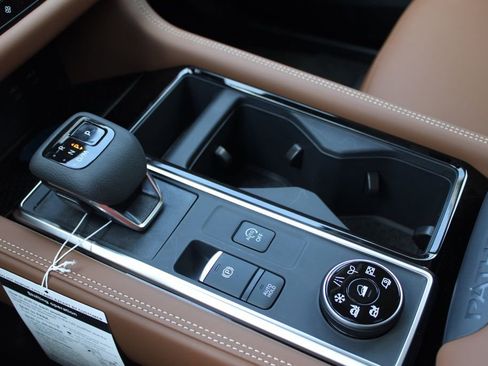 New 2026 Nissan Pathfinder Platinum AWD/4WD image 33