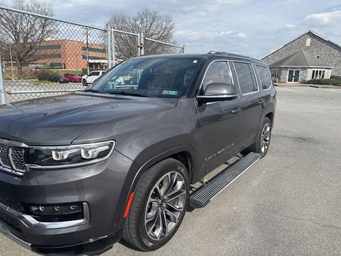 Used 2022 Jeep Grand Wagoneer Series III image 8