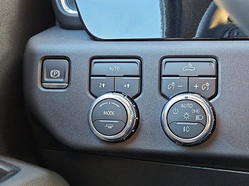 New 2026 GMC Sierra 1500 Elevation image 19