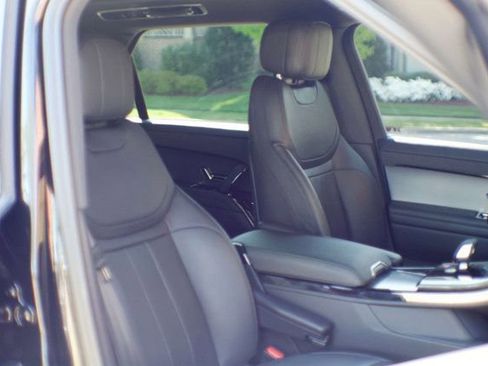 Used 2024 Land Rover Range Rover Sport SE image 44