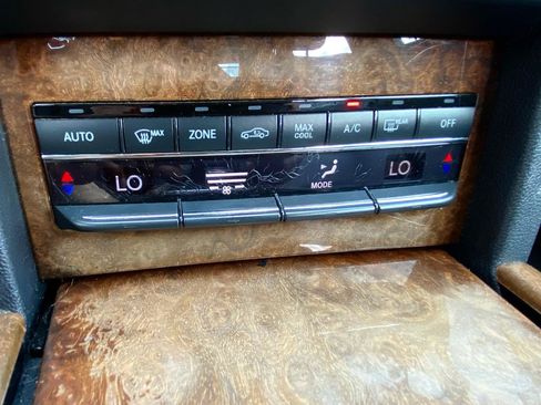 Used 2011 Mercedes-Benz E 350 4MATIC Sedan image 29