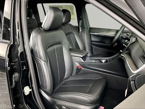 New 2026 Jeep Grand Cherokee L Limited w/ Limited Altitude Package AWD/4WD image 12