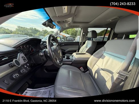 Used 2015 Chevrolet Suburban LT w/ Luxury Package AWD/4WD image 9
