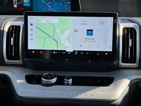 Used 2025 Ford Expedition Active image 14