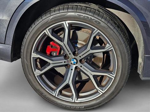 Used 2021 BMW X5 xDrive40i w/ M Sport Package image 5