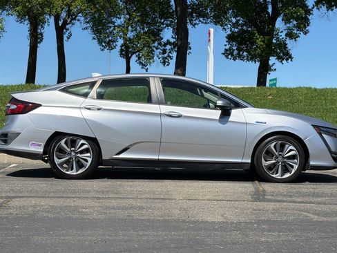 Used 2019 Honda Clarity Plug-In Hybrid image 3