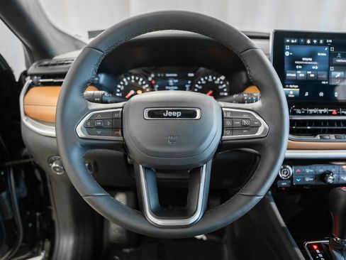Certified 2025 Jeep Compass Limited AWD/4WD image 30