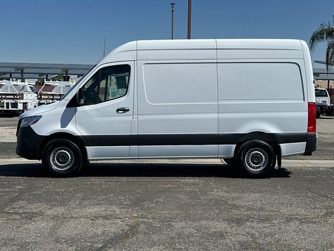 Used 2023 Mercedes-Benz Sprinter 2500 image 6
