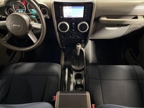 Used 2008 Jeep Wrangler Unlimited Sahara w/ Dual Top Group image 19