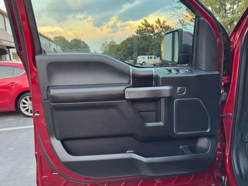 Used 2018 Ford F150 Platinum w/ Equipment Group 701A Luxury AWD/4WD image 26